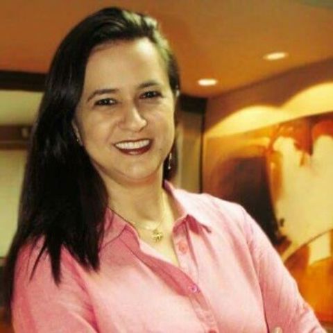 Ana Maria Araujo