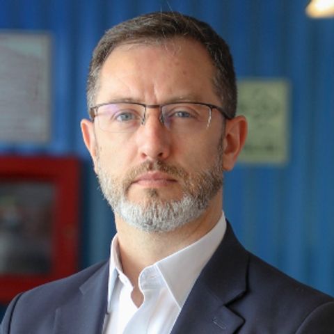 Anton Aramayo