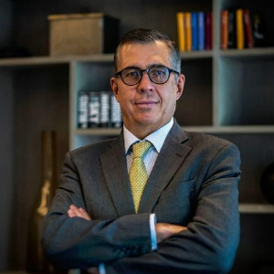 Carlos Serrano