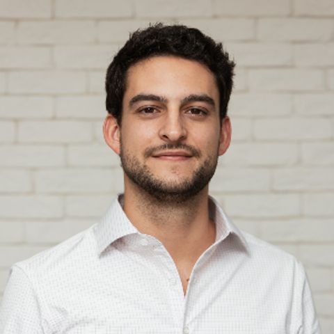 André Baeta Neves Resende