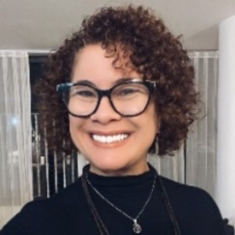 Flávia Pereira