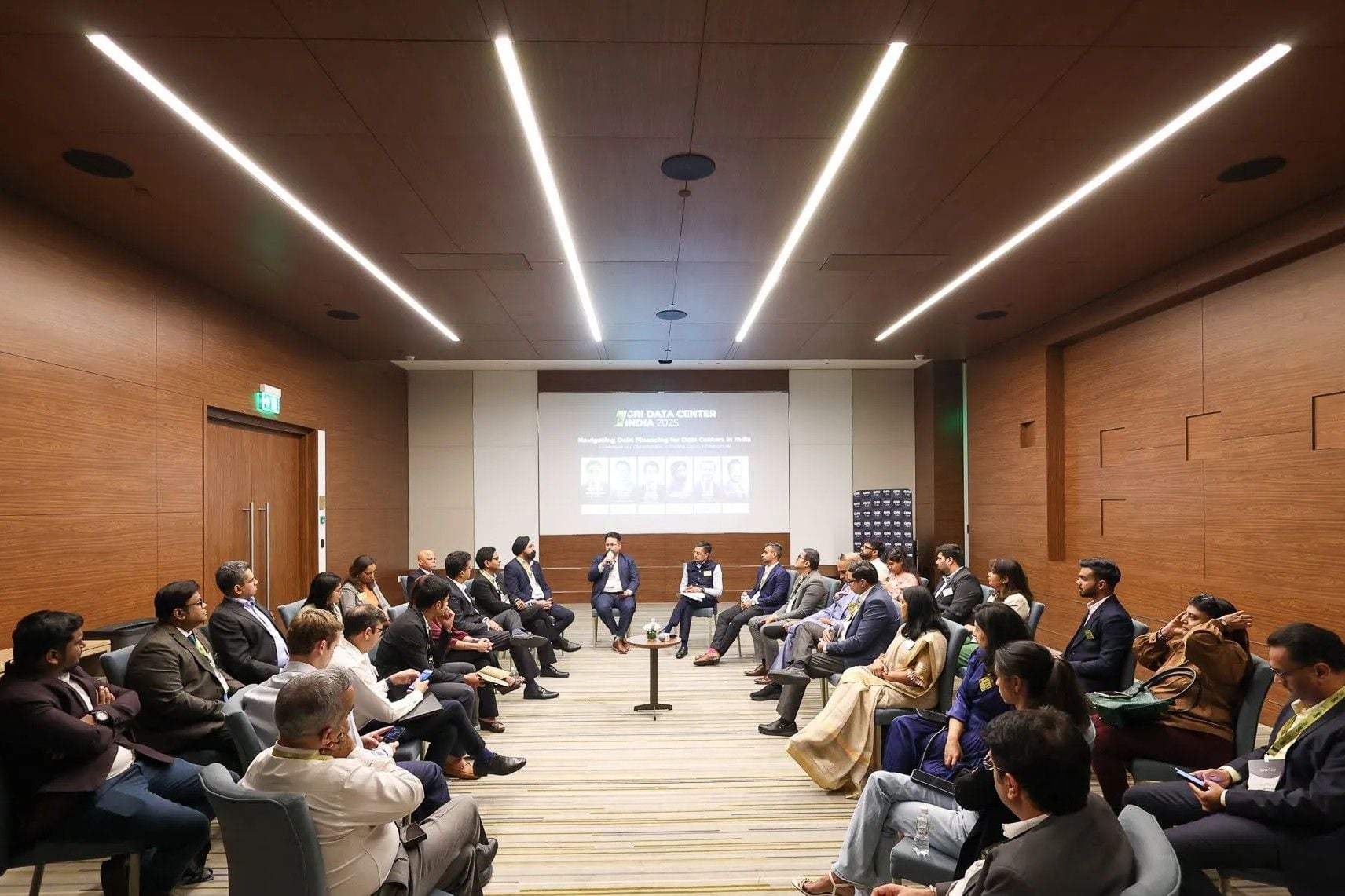 A group of executives discuss about the Indian data centre market