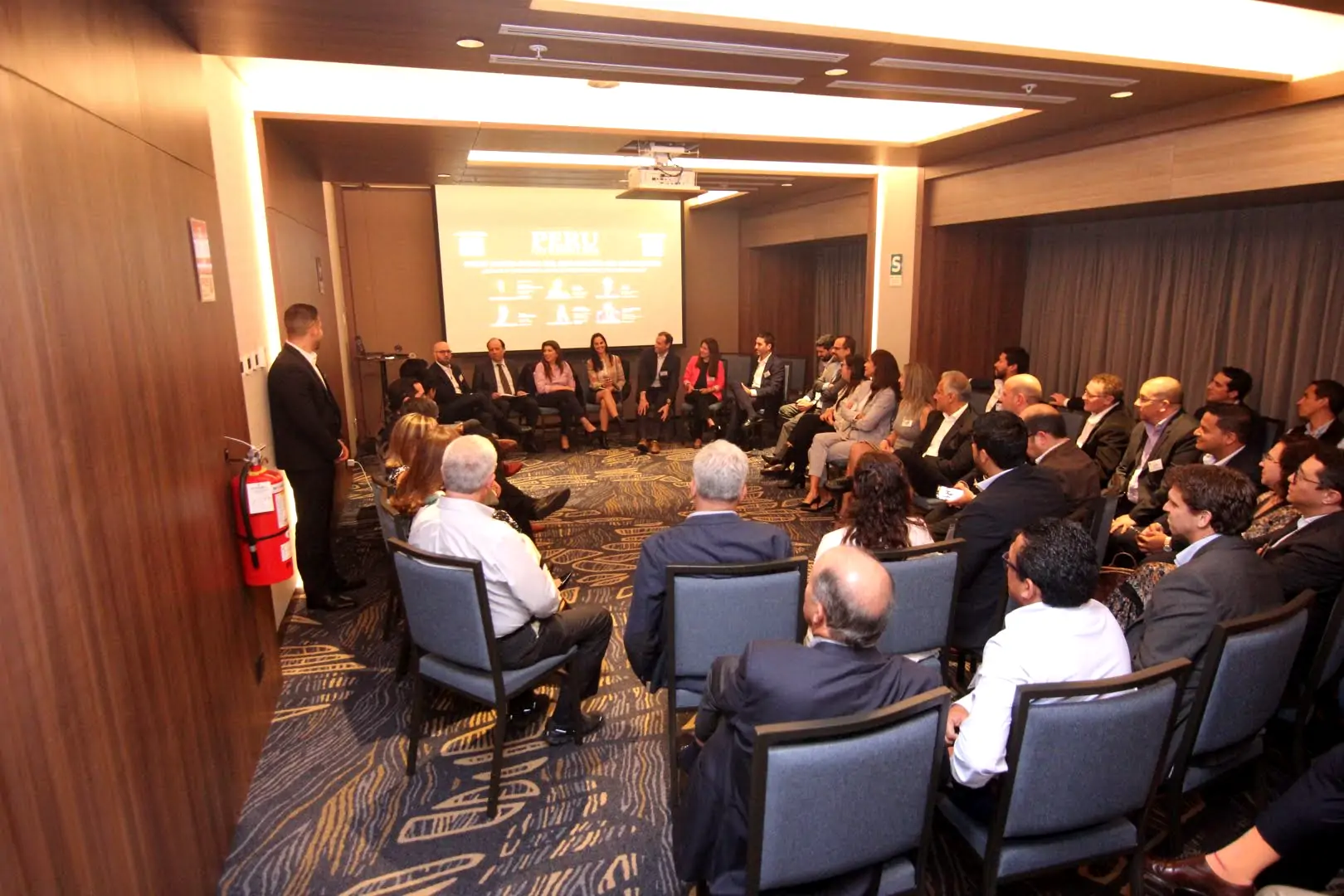 Peru Summit 2025 - Discussion Room