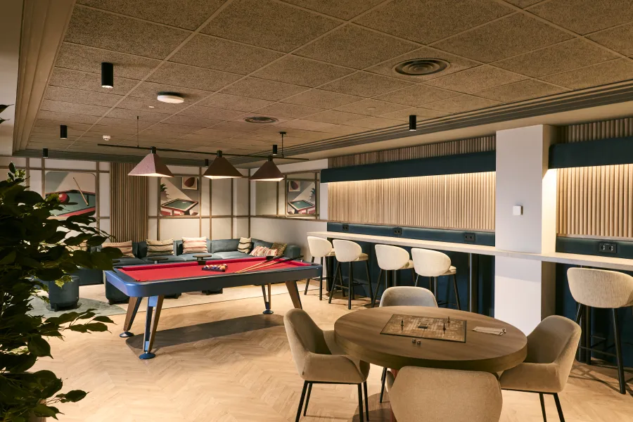 Bar setting of the Orient Express La Minerva.