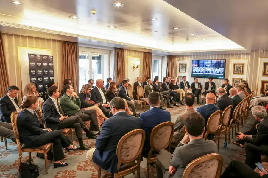 Traditional GRI Discussion Room in action