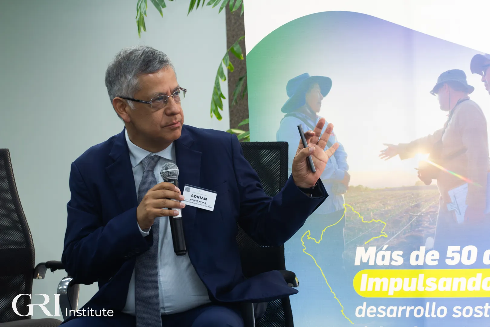 Encuentro del GRI Institute sobre el momento de la economía del Perú