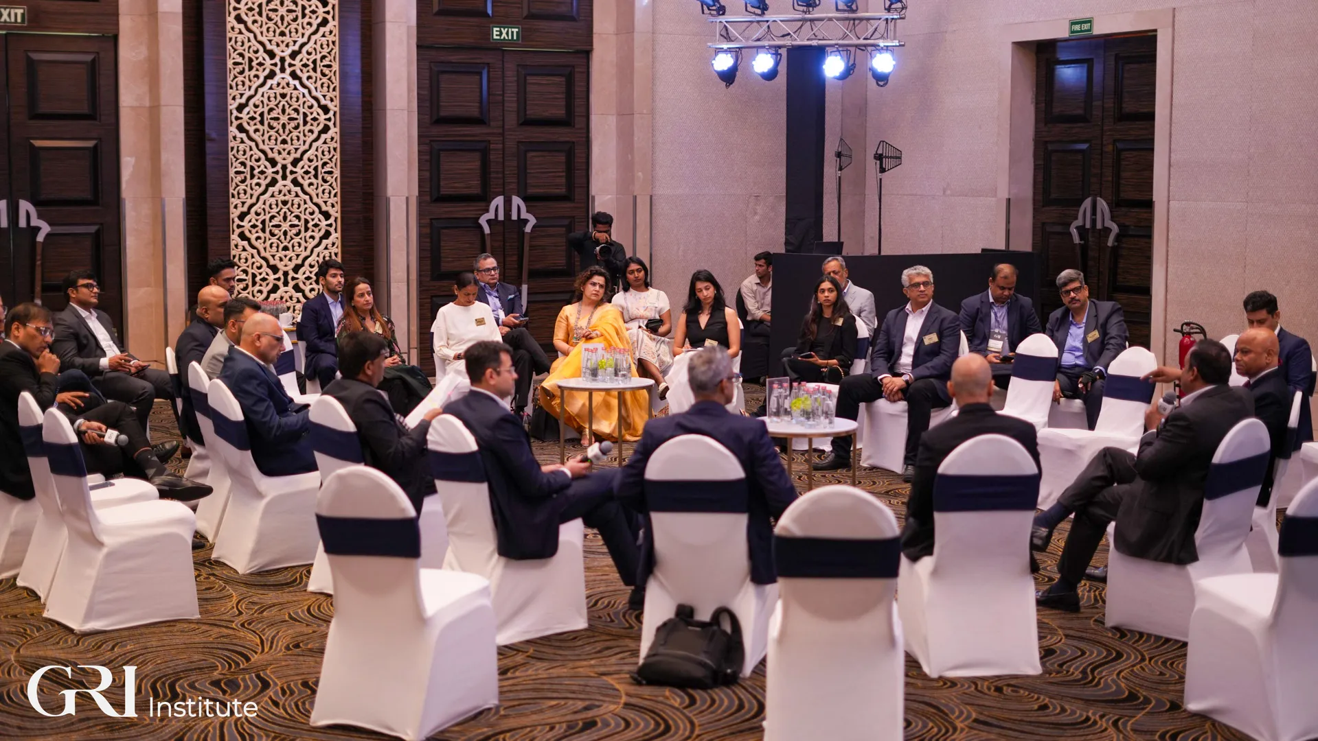 Discussion format that enables you to interact and engage.