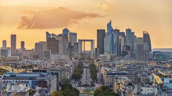 Quel avenir pour le marché des bureaux en France ? Ayming détaille les tarifs et classifications fiscales 2026