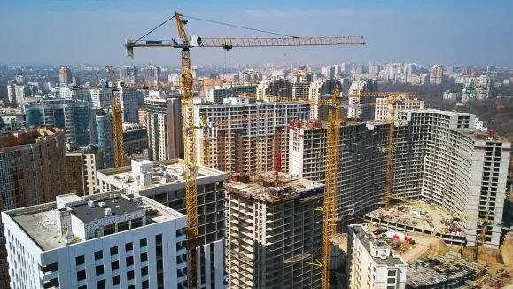 Radar de Mercado: FIIs ultrapassam R$ 180 bi na B3, enquanto SBPE soma R$ 14.8 bi em financiamentos