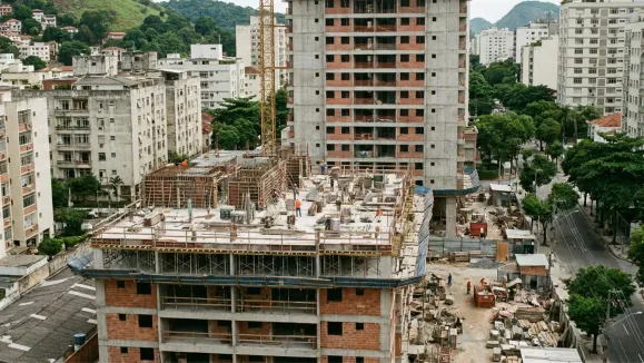Crédito privado preenche lacuna dos bancos para financiar incorporadoras