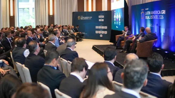 Inestabilidad política e iliquidez frenan la inversión institucional en América Latina