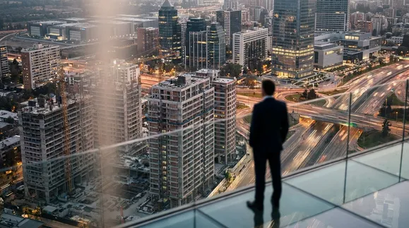 Operadores chilenos que estructuran el capital inmobiliario institucional en el Cono Sur en 2026